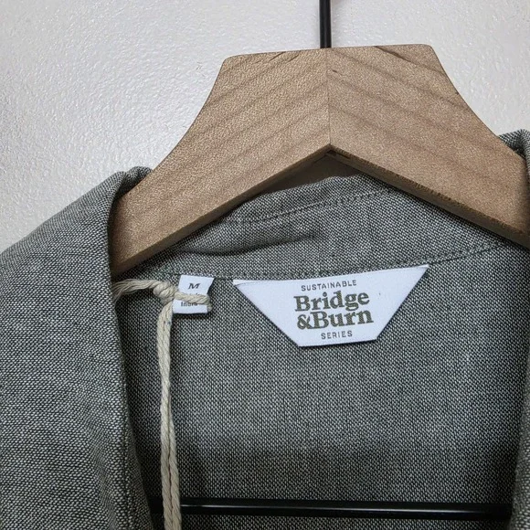 Bridge & Burns The Bea Short Sleeve Button Up Shirt Sage Chambray Sz M NWT $108 - Picture 2 of 8